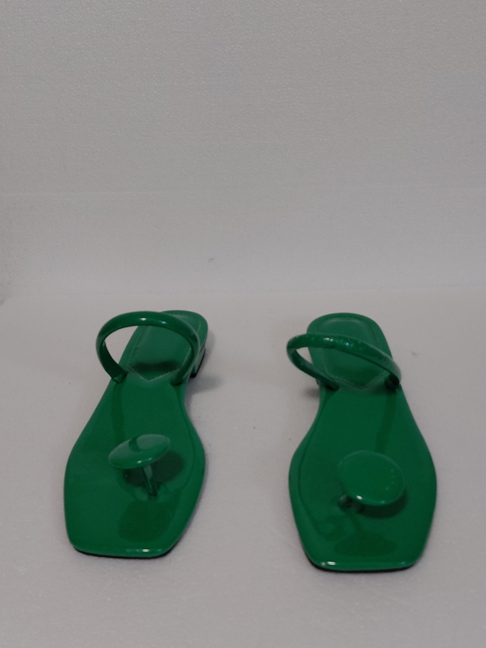 Green Women's Toe-Loop Flat Sandals